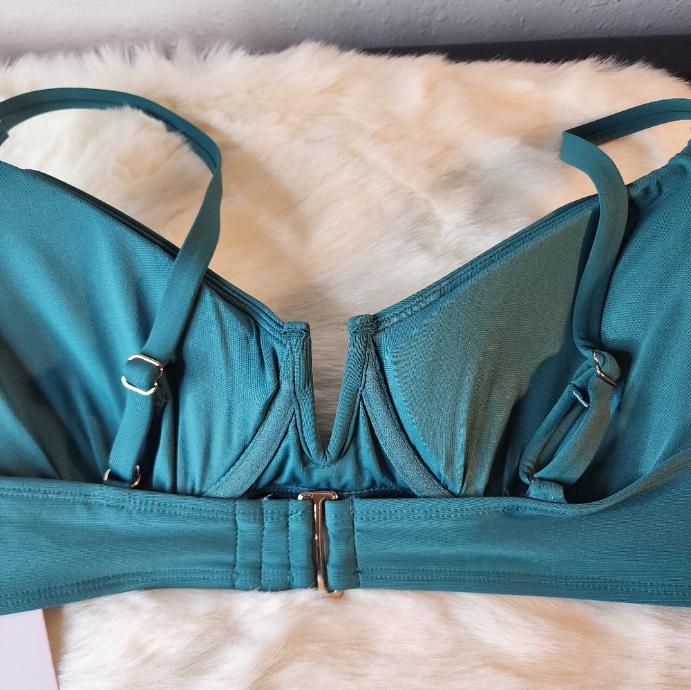 Anne Cole Signature V-Wire Bikini Top - Picture 5 of 9